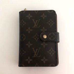 Louis Vuitton woman’s wallet